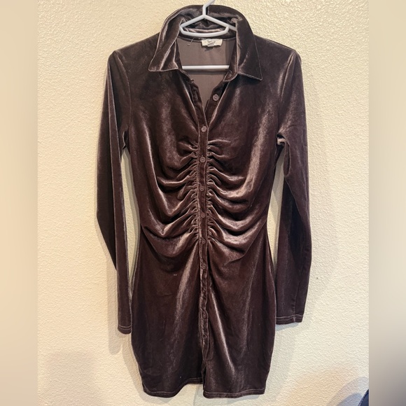 Beivy Dresses & Skirts - Velvet Ruched Dress